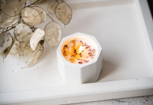 TYPES OF CANDLE HOLDER