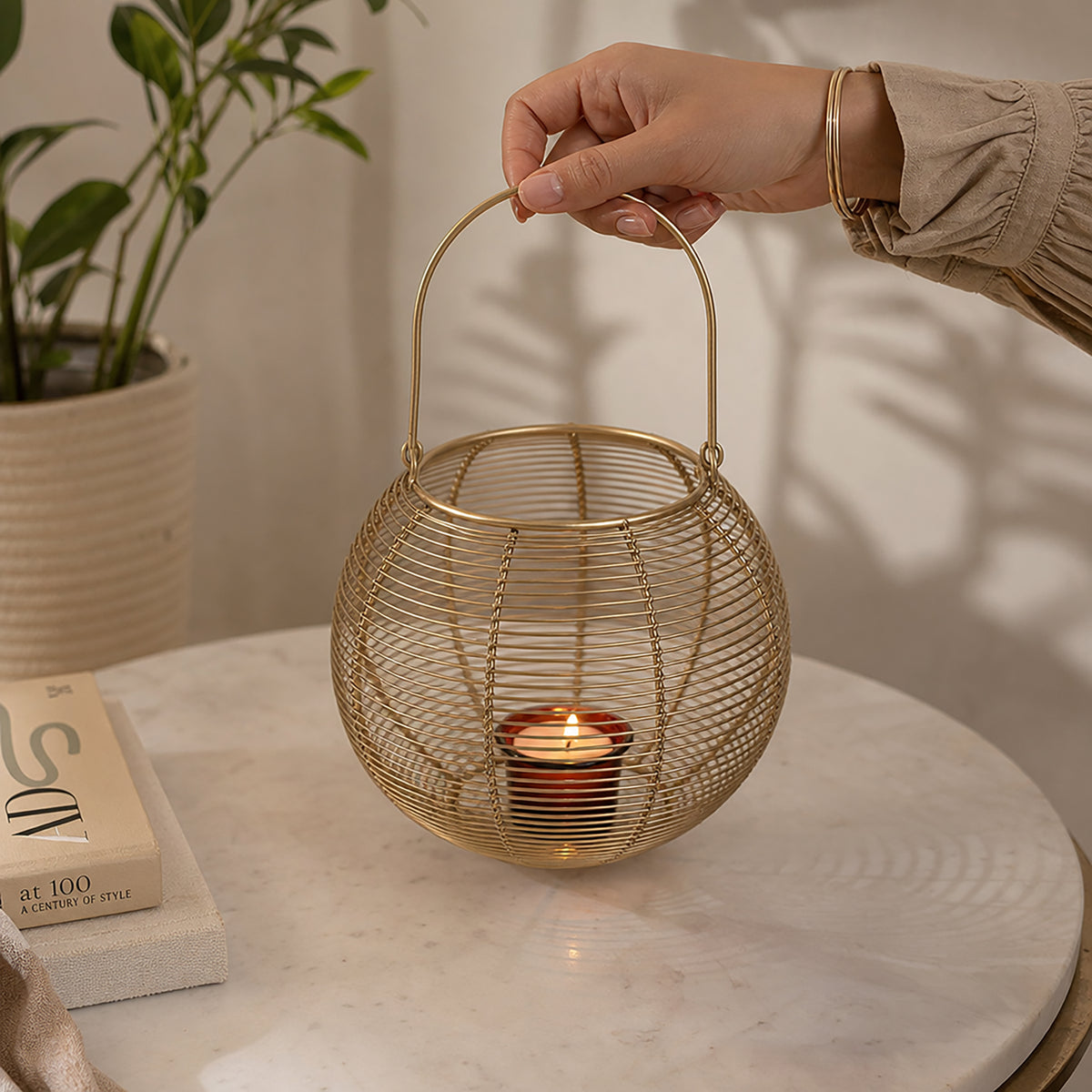 Hosley Tealight Candle Holders, Metal Wire Lantern Candle Holder, Gold, Pack of 1